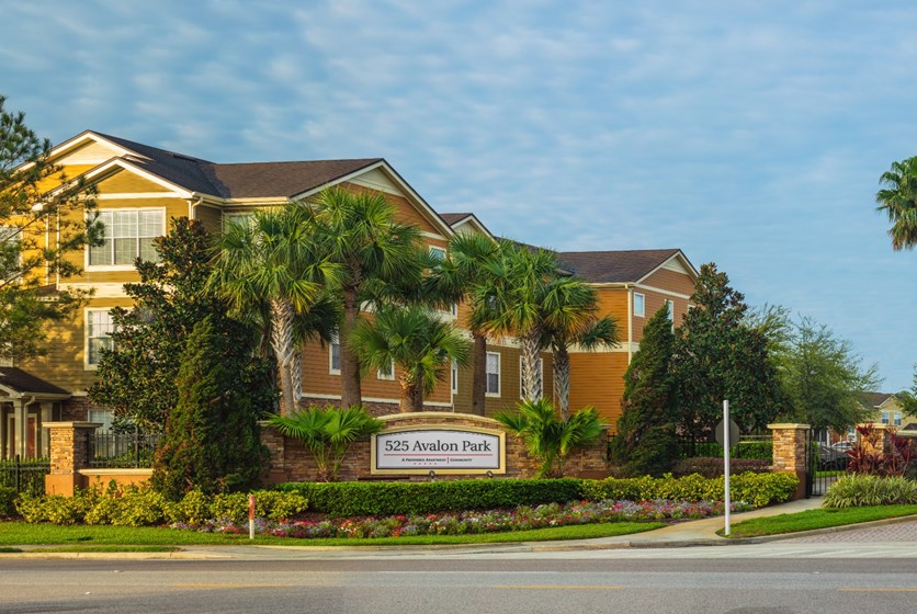 525 Avalon Park Apartments Apartments in Avalon Park
